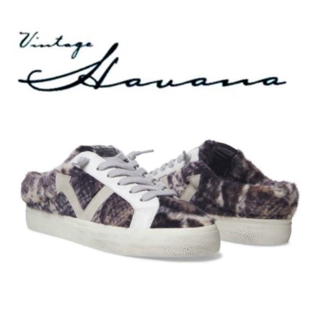 🎿 VINTAGE HAVANA Snuggle Gray Snake Sneaker NWOB 9.5